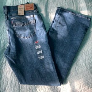 NWT LEVI 715 BOOTCUT JEAN